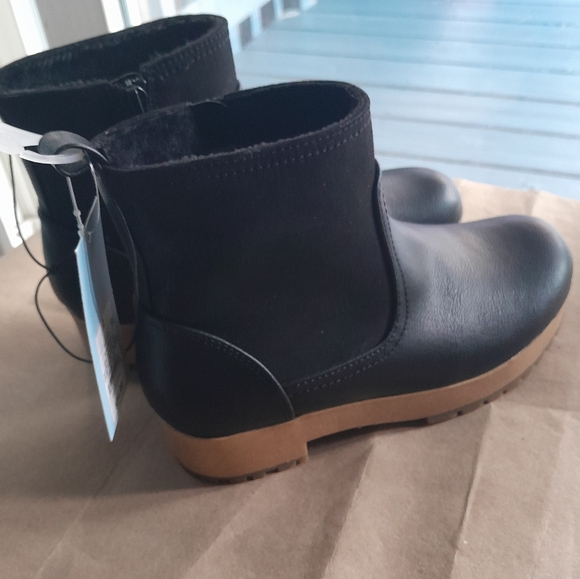 Cat & Jack Black Booties - Picture 4 of 4